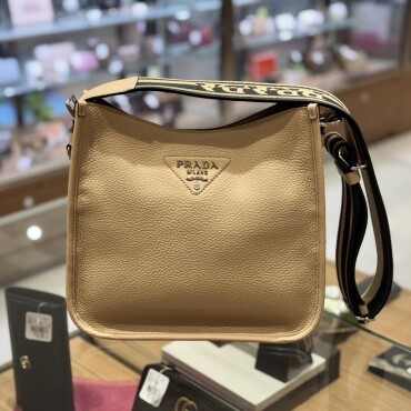 【PRADA】クリスマスプレゼント、ご褒美にもおすすめバッグ