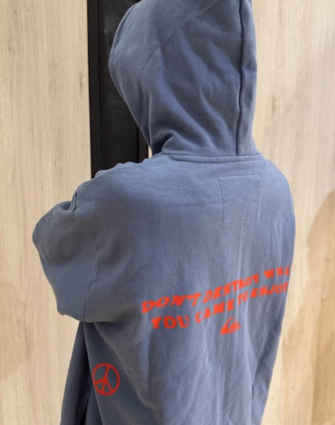 🌊QUIKSILVER🌊オススメzipパーカー👌🏾