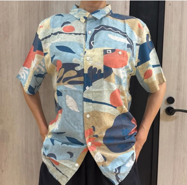 QUIKSILVER・トロピカル柄シャツ🌴