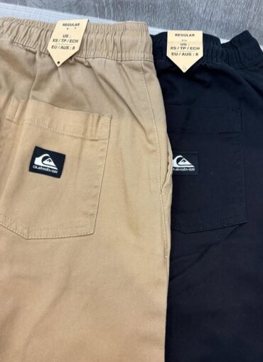 🌊QUIKSILVER🌊 kidsパンツ🧒🏽