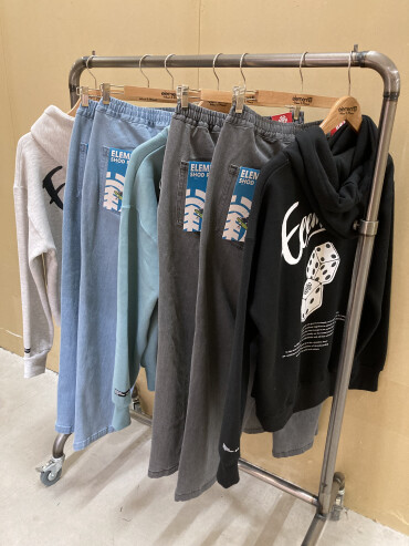 ELEMENT新作ロングパンツ