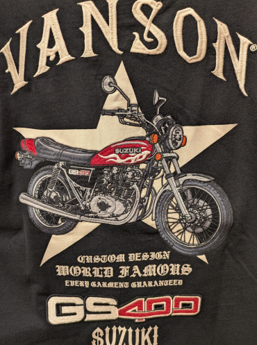 【VANSON】✕ 『SUZUKI』コラボTシャツ