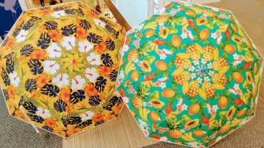 雨の日を彩るハワイアン傘