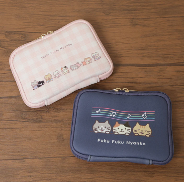 ふくふくにゃんこ モバイルバッテリーケース