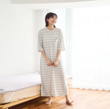 ふくふくにゃんこ ひょっこりとろけるワンピース