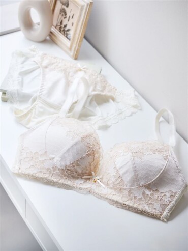 ふっくらバストが叶う「育乳ブラ」に夏の新色登場！