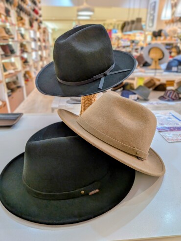 スタットソンのハット入荷しました