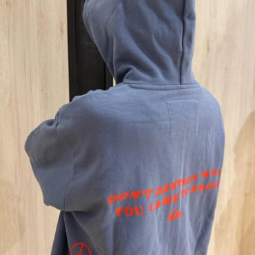 🌊QUIKSILVER🌊オススメzipパーカー👌🏾