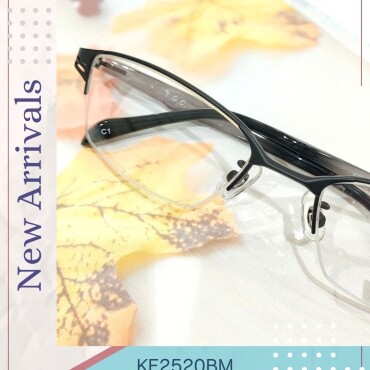 人気のスクエアのナイロール！メタルと軽量樹脂のコンビネーションフレーム