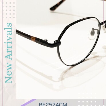 トレンド感のあるクラウンパントのメタル