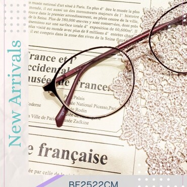 存在感のあるメタル。優しい丸みのボストン