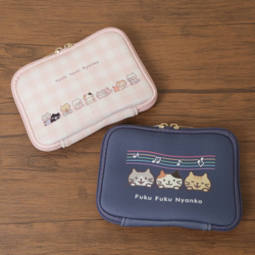 ふくふくにゃんこ モバイルバッテリーケース