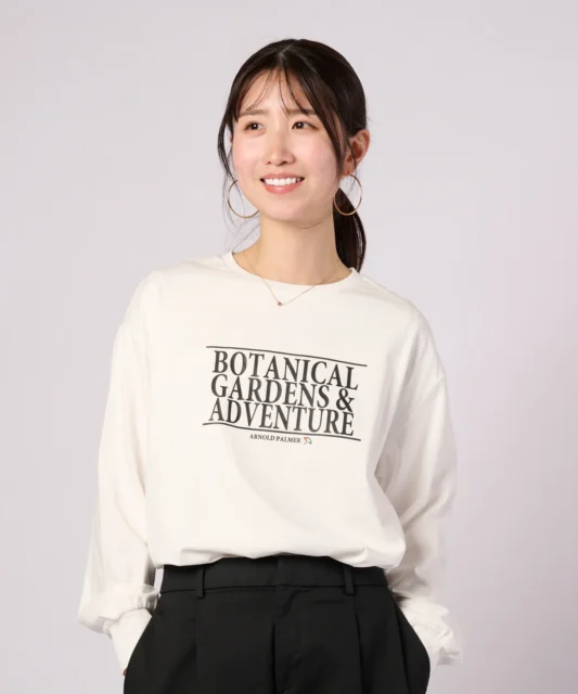 【 ロゴグラフィック ロングスリーブTシャツ 】