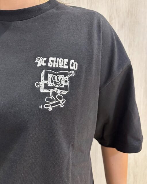 DC🛹大人気のTシャツ